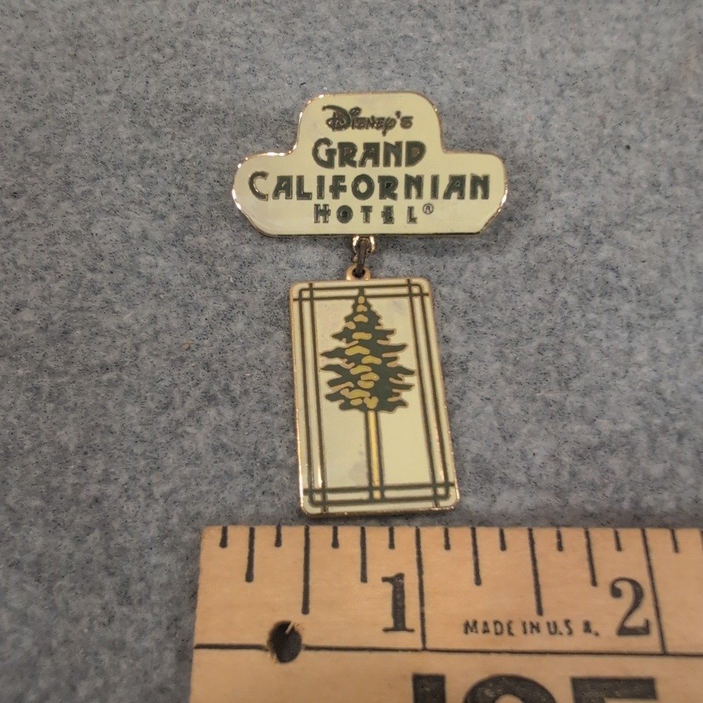 Disney Grand Californian Hotel Pine Tree Dangle Trading Pin Gold Tone Enamel - Picture 2 of 4